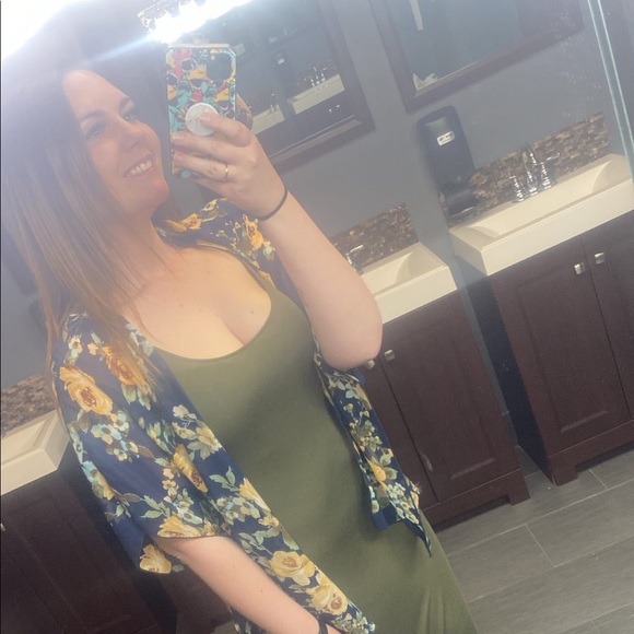 Meet your Posher, Sarah - Picture 2 of 2